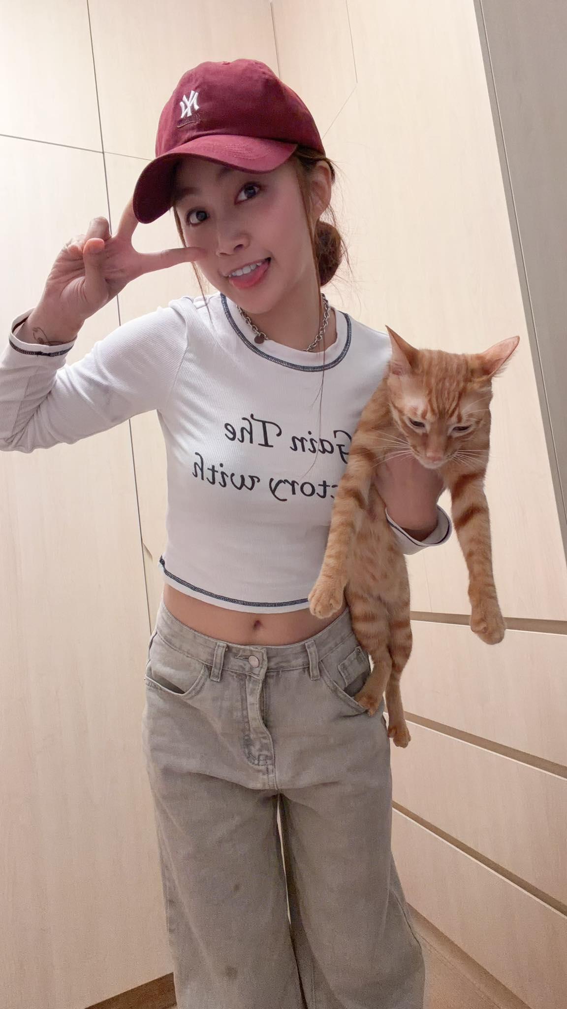 樂天桃猿-啦啦隊-陳伊-頭髮燒掉-煮飯-虎牙陳伊-陳伊煮飯頭髮燒掉-煮飯燒頭髮-陳伊頭髮被燒-陳伊燒掉頭髮