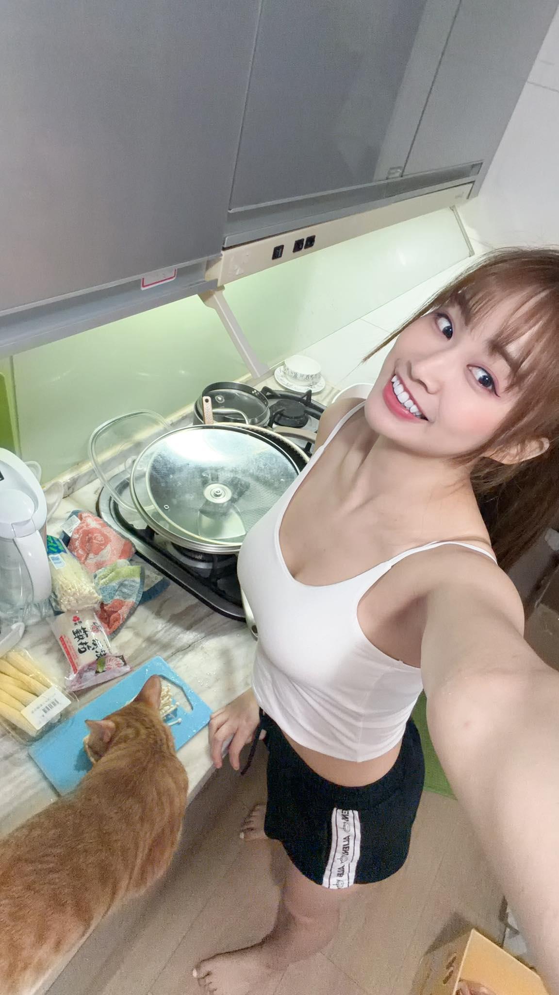 樂天桃猿-啦啦隊-陳伊-頭髮燒掉-煮飯-虎牙陳伊-陳伊煮飯頭髮燒掉-煮飯燒頭髮-陳伊頭髮被燒-陳伊燒掉頭髮