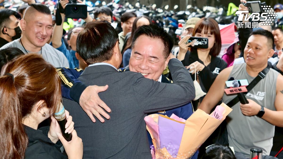 柯文哲遭判重刑 蔡正元入監前喊:那每任總統、立委都要抓去關