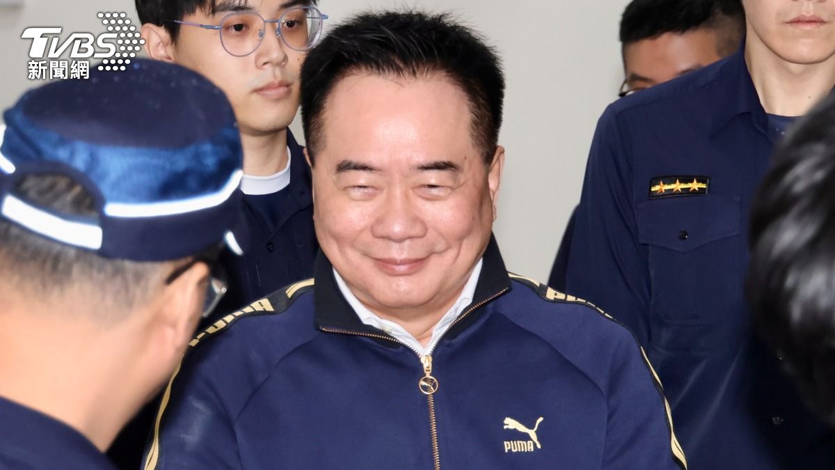 前立委蔡正元全程保持微笑。(圖/潘建樺攝)