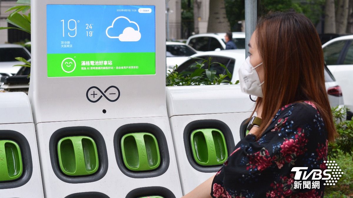 電動機車品牌睿能創意（Gogoro）執行長姜家煒26日受邀出席「經濟學人」在曼谷舉行的「亞洲永續週」論壇，發表專題演說分享台灣推動電池交換替代充電的經驗。（示意圖／Shutterstock達志影像）