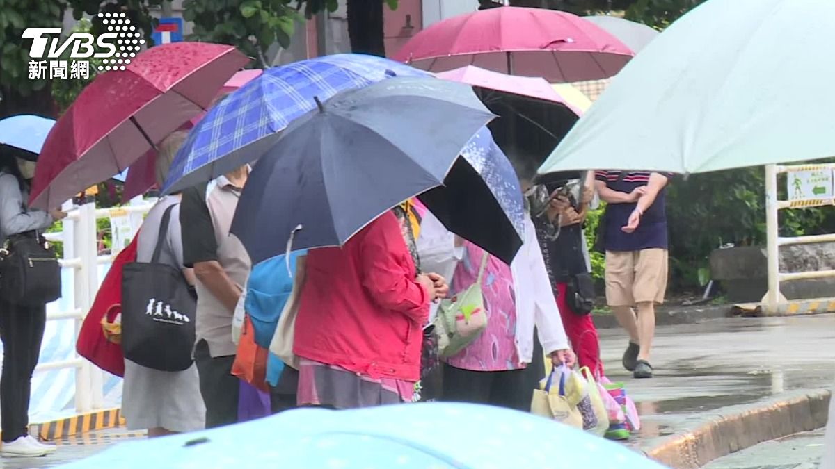 根據相關模式顯示,清明連假期間可能天氣相對不穩。(圖/TVBS)
