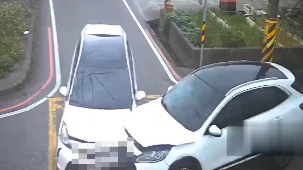 視線死角+未注意車前動態 五結路口碰撞釀4傷。(圖/羅東分局)