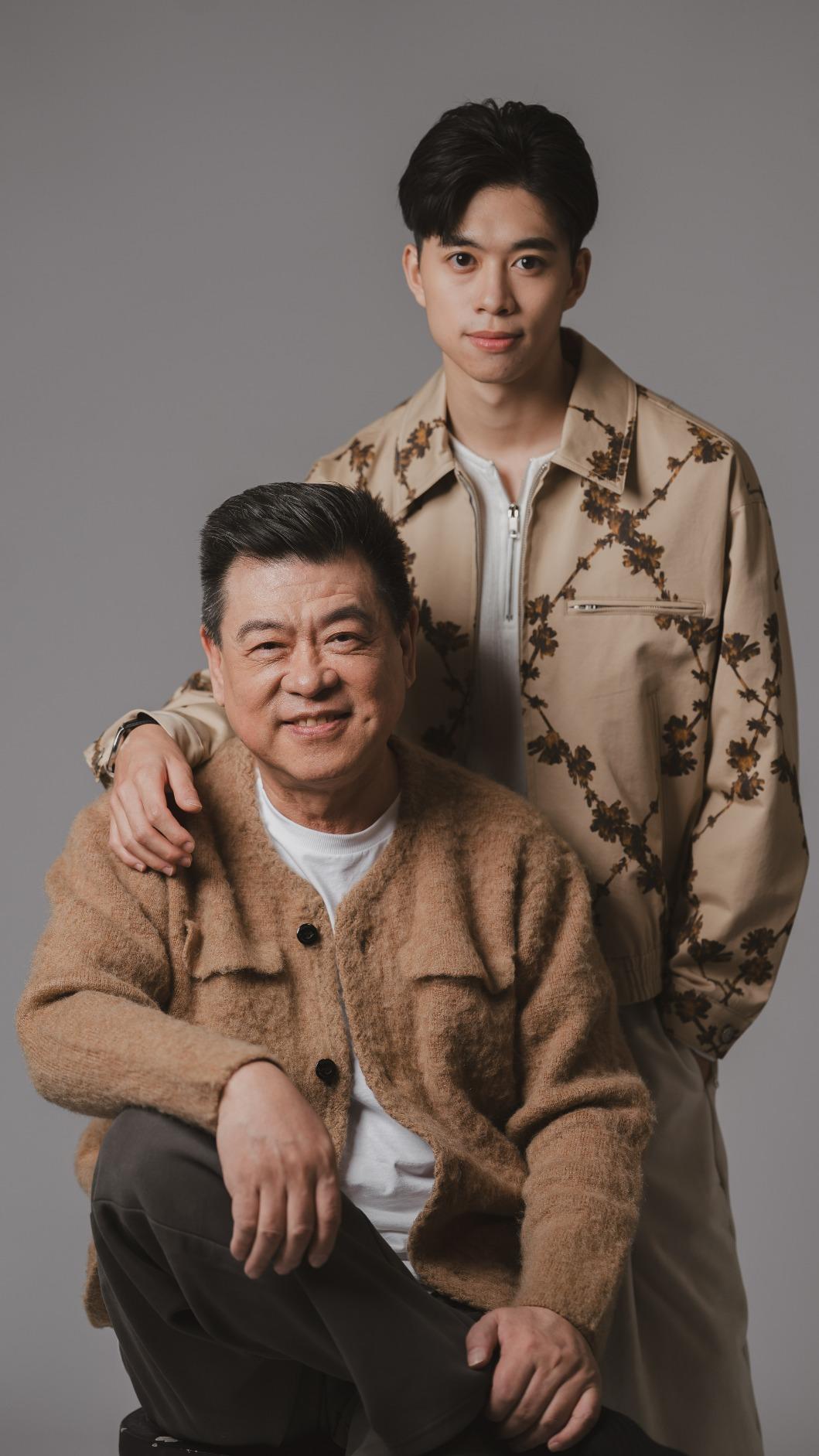 孫德榮與唯哲拍攝親子寫真。(圖/GM STUDIO提供)