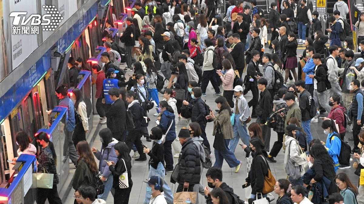 日人見台灣通勤尖峰「1景象」超震撼!網笑:騎上機車就變了
