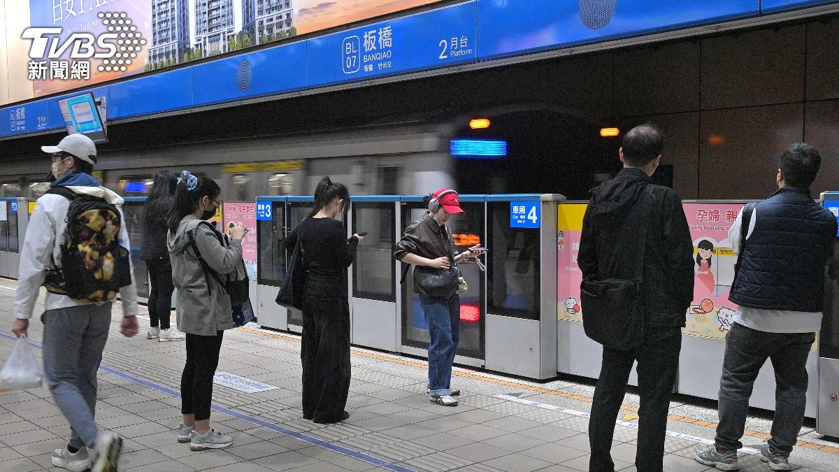 板南線從新板特區經過台北車站、再到東區。(圖/胡瑞麒攝)