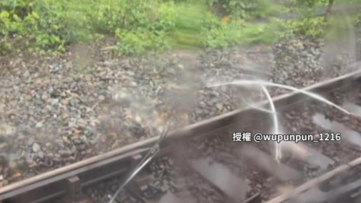 山佳站電力故障釀延誤。（圖／TVBS）