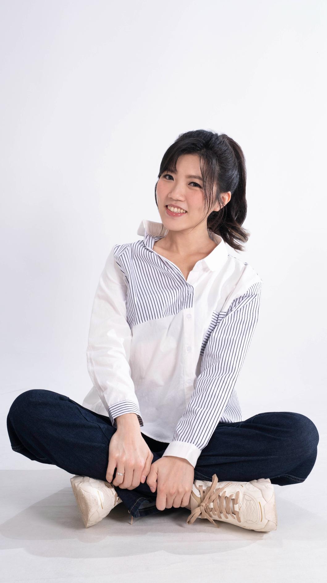 林希子在金鐘主持人劉玉霖發掘下入行。(圖/iSHOW愛秀演藝提供)