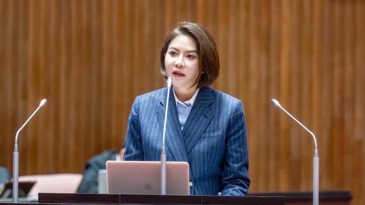 國民黨立委陳菁徽指出青少年梅毒感染人數5年增加一倍。（圖／翻攝陳菁徽臉書）