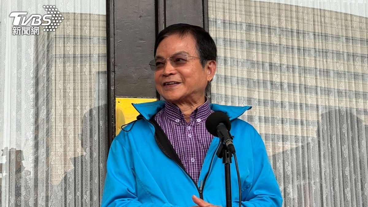 國民黨立委賴士葆批卓榮泰。(圖/陳怡潔攝)