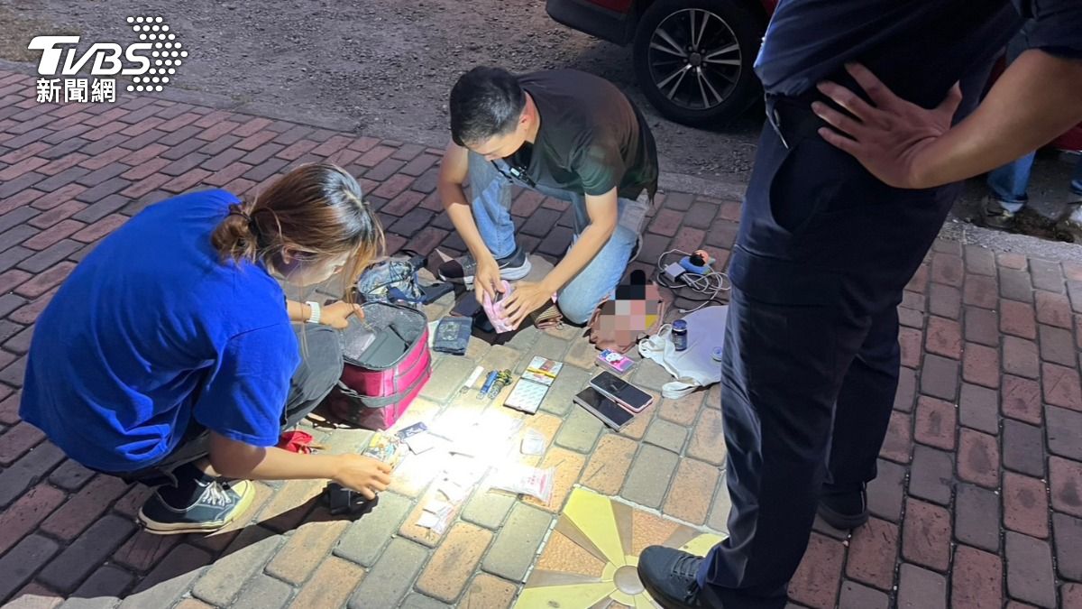 警方在車內搜出大量毒品。（圖／TVBS）