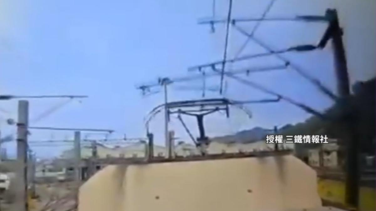 電車線損毀瞬間曝光。（圖／三鐵情報社授權）