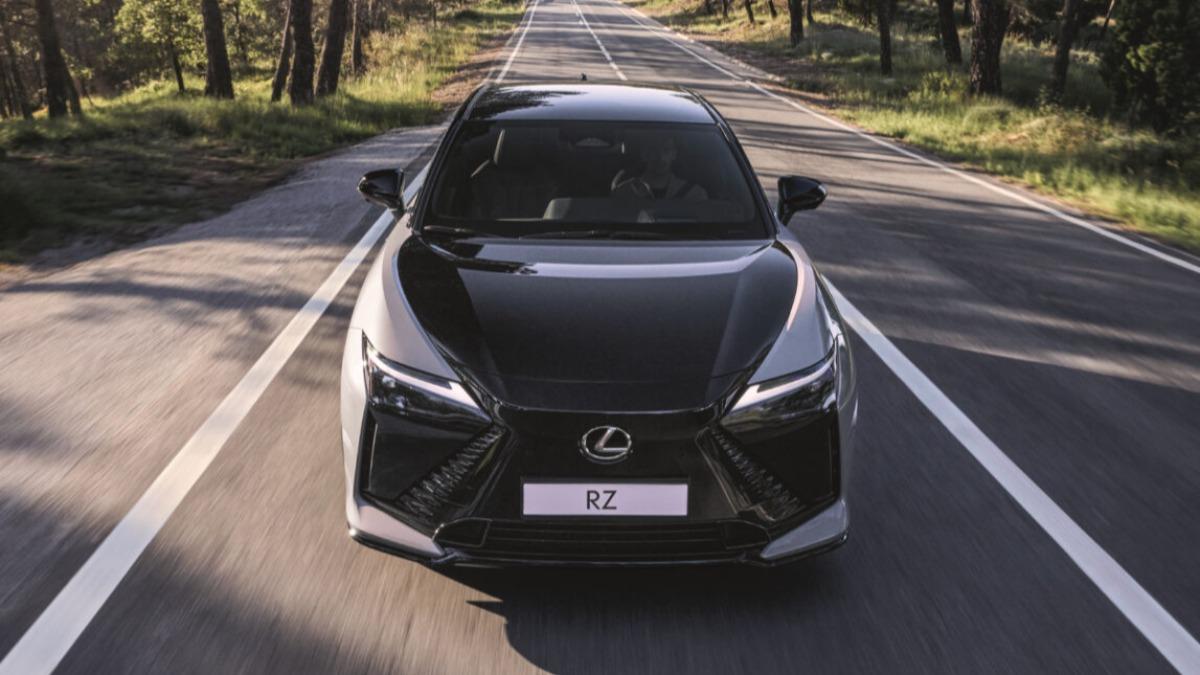 電動車能換檔!Lexus RZ「類F1方向盤」 模擬手排爽度爆表