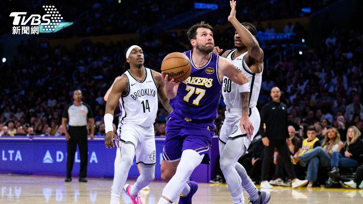 NBA/唐西奇轟41分下場禁賽!詹皇父子飆分 湖人賞籃網十連敗