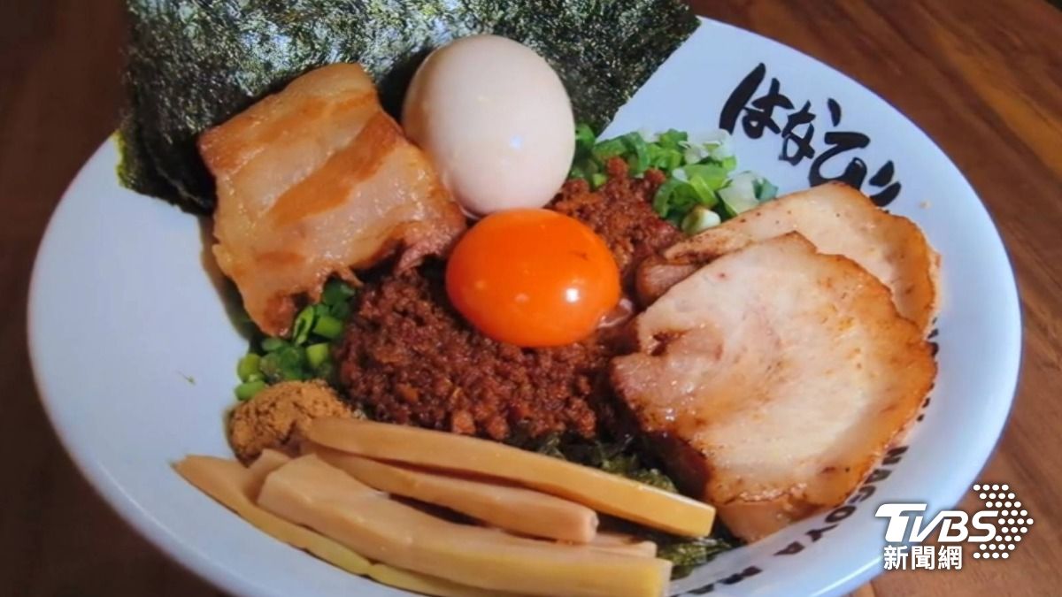 名古屋必吃的台灣拌麵「麵屋花火」正式登台。(圖/TVBS)