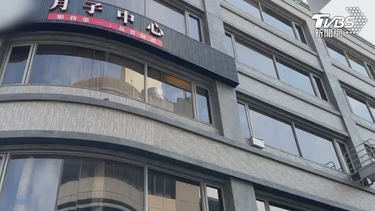 高雄一家月子中心，被產婦指控，入住第一天洗澡就遇到熱水只維持10分鐘就沒熱水（圖／TVBS）