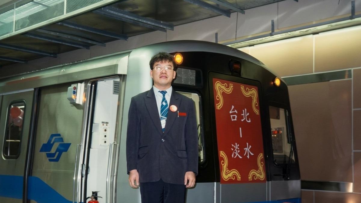時任板南線段長、公共事務處處長胡宗禮。(圖/北捷提供)