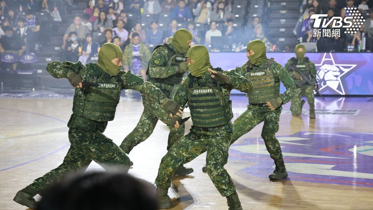 陸軍特戰指揮部戰技隊實施戰技操演（圖／陸軍司令部提供）