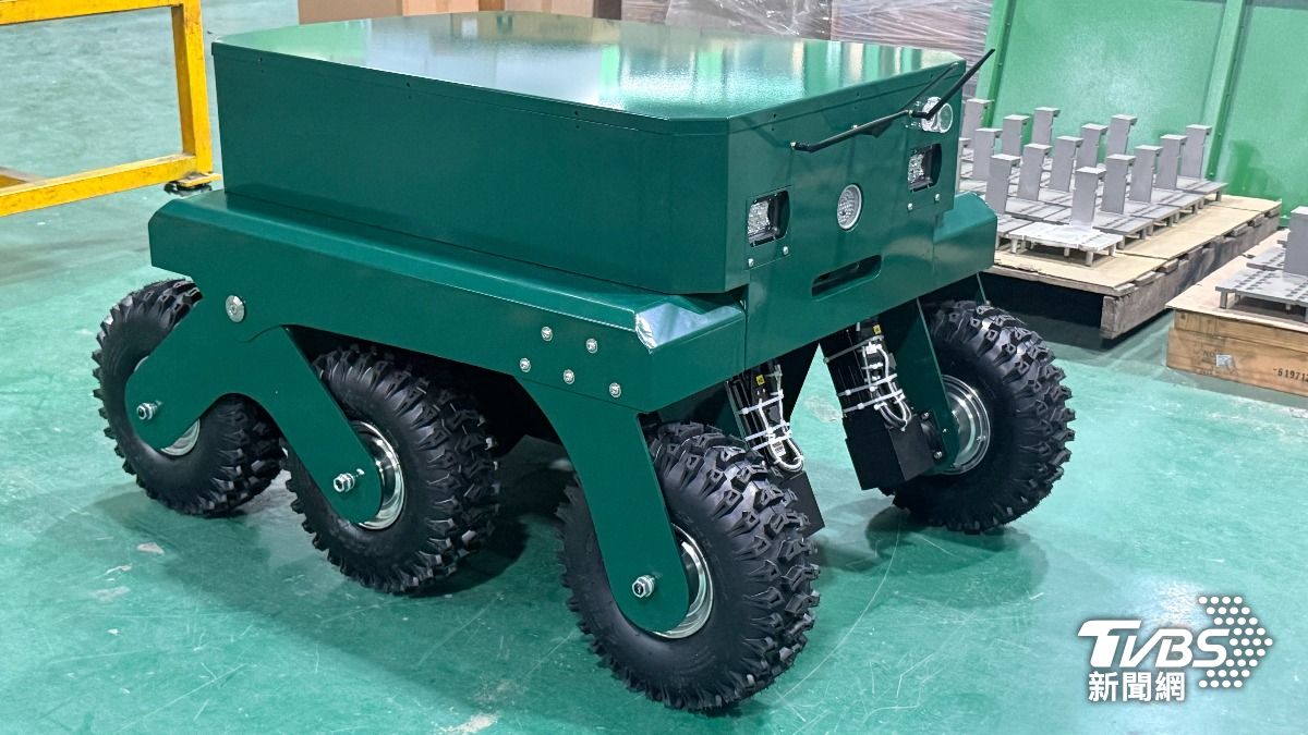 新創科技公司LAKI ROBOTICS研發製造的「MORPHOS」無人車原型車。(圖／TVBS)