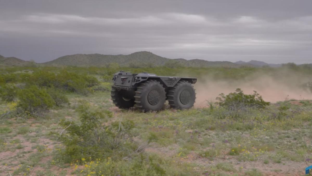 德國軍工企業萊茵金屬（Rheinmetall）旗下無人車，已能在雪地環境中穩定行駛，或自主跟隨士兵前進，並在野地中高速機動、運送人員與彈藥，近年已獲挪威等國採用。(圖／Rheinmetall)