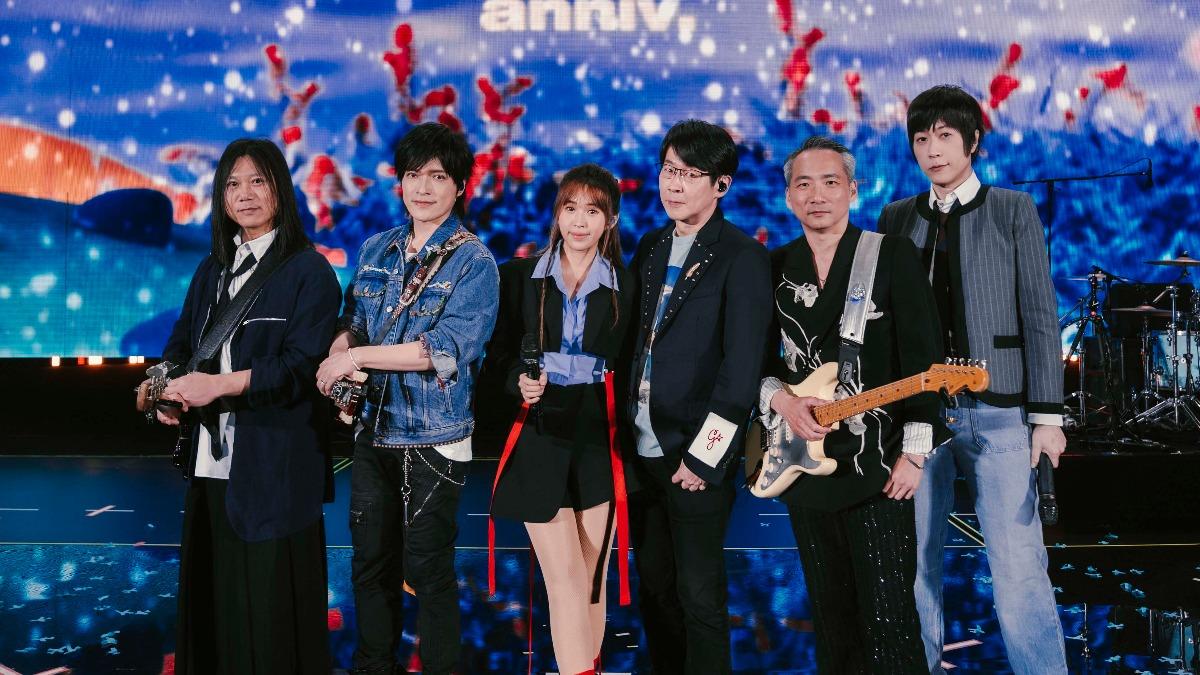 「小玫瑰」劉芯妤(中)擔任嘉賓齊慶生。(圖/相信音樂提供)
