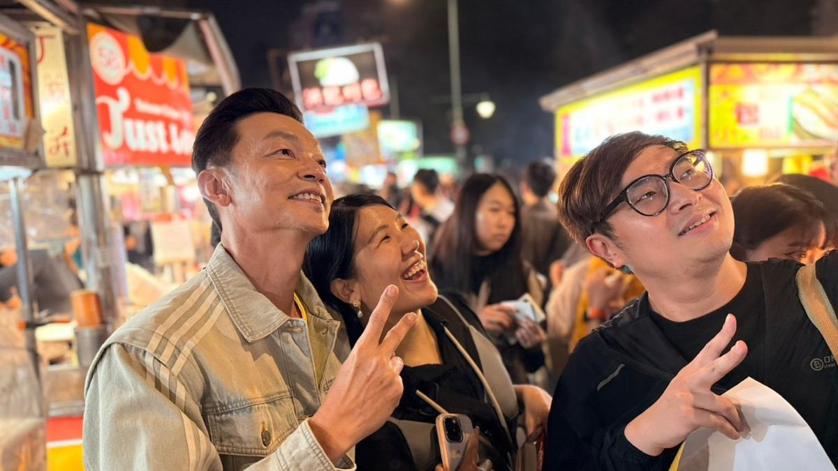 星馬遊客看到李國煌都十分驚喜。(圖/萬騰文化創意提供)