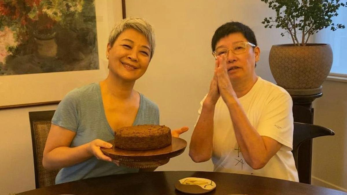 阿蘇不求回報的付出,讓金燕玲體會到愛惜一個人是什麼模樣,兩人關係至今已長達20年。(fb@蘇施黃)