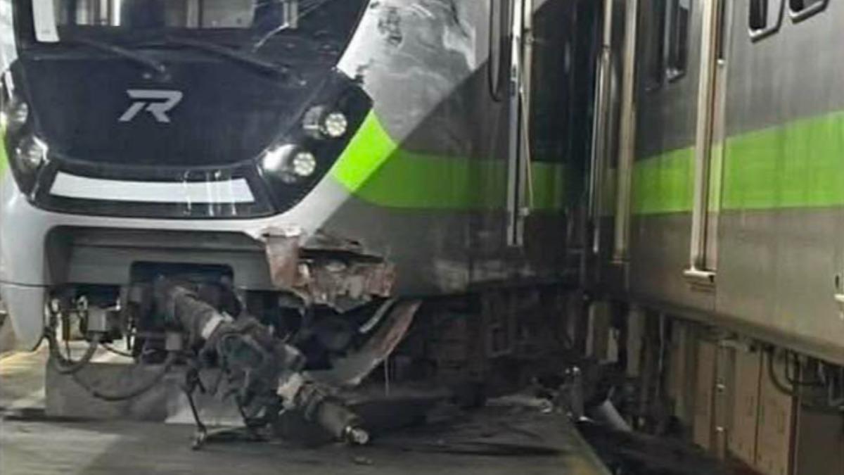 快訊/台鐵驚傳列車相撞「車頭變形」!1員工受傷送醫