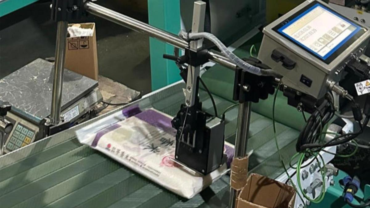 中東戰火燒到米袋!最大米商塑膠包材缺貨 成本漲庫存到5月