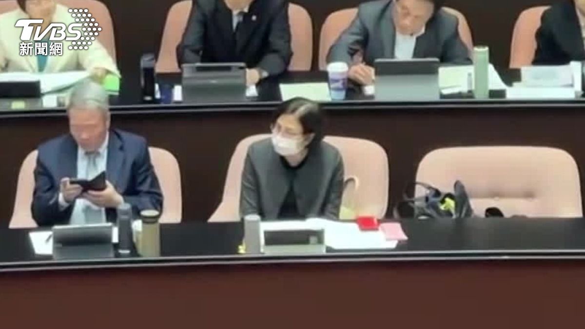 楊珍妮在捲入疑似霸凌案之後，出席立法院會。（圖／TVBS）