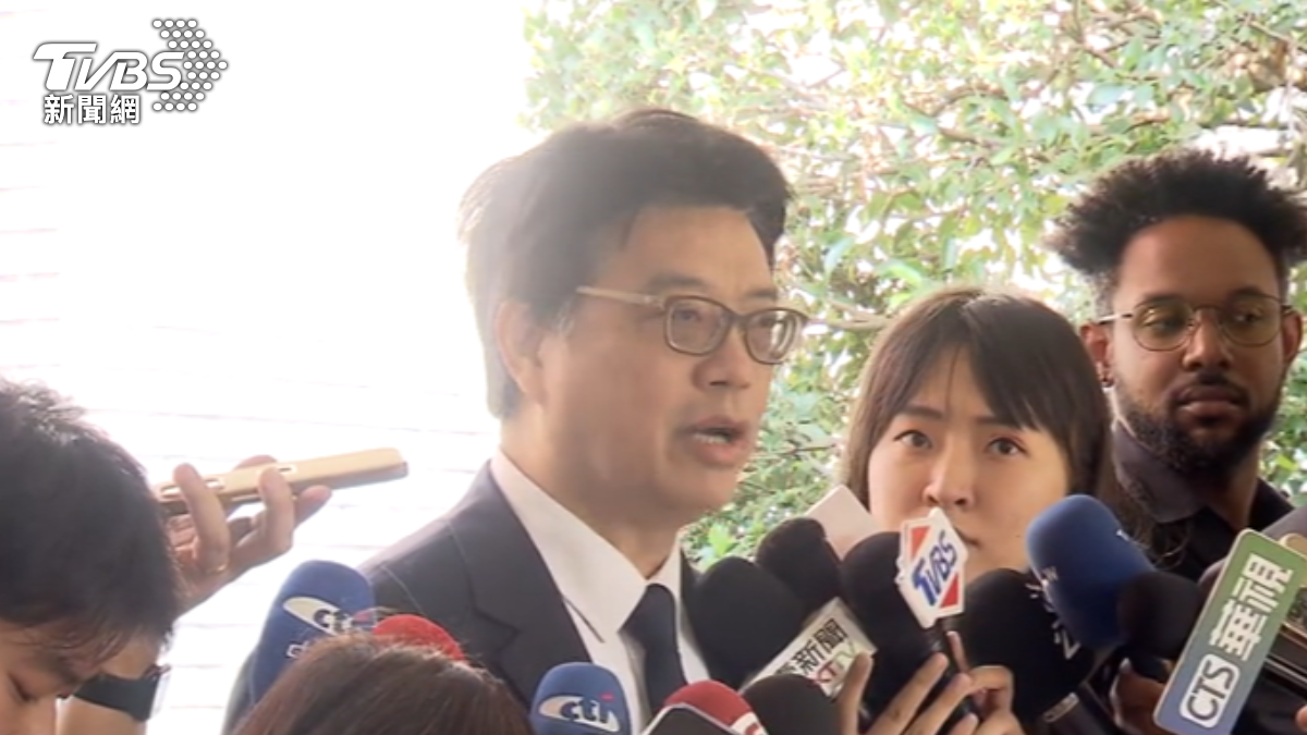 陸委會主委邱垂正警告違法最重可判5年,呼籲切勿分化台灣內部團結。(圖/TVBS)