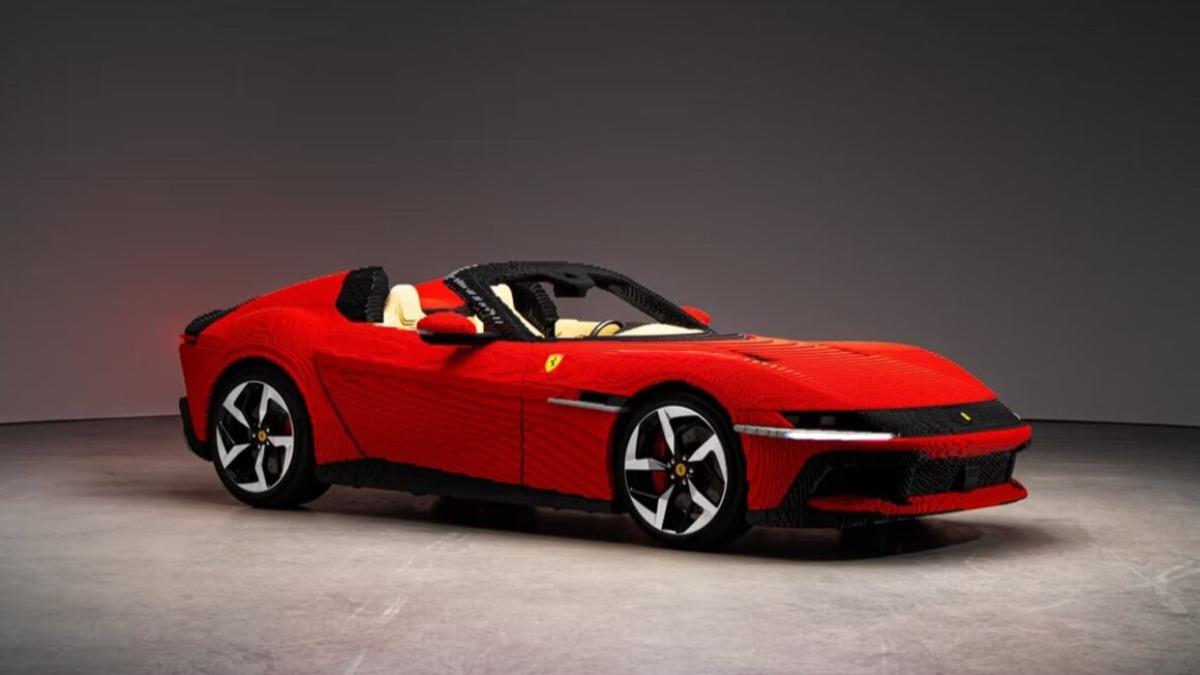 耗時2300小時!樂高打造「1:1 Ferrari」 55萬塊積木神還原