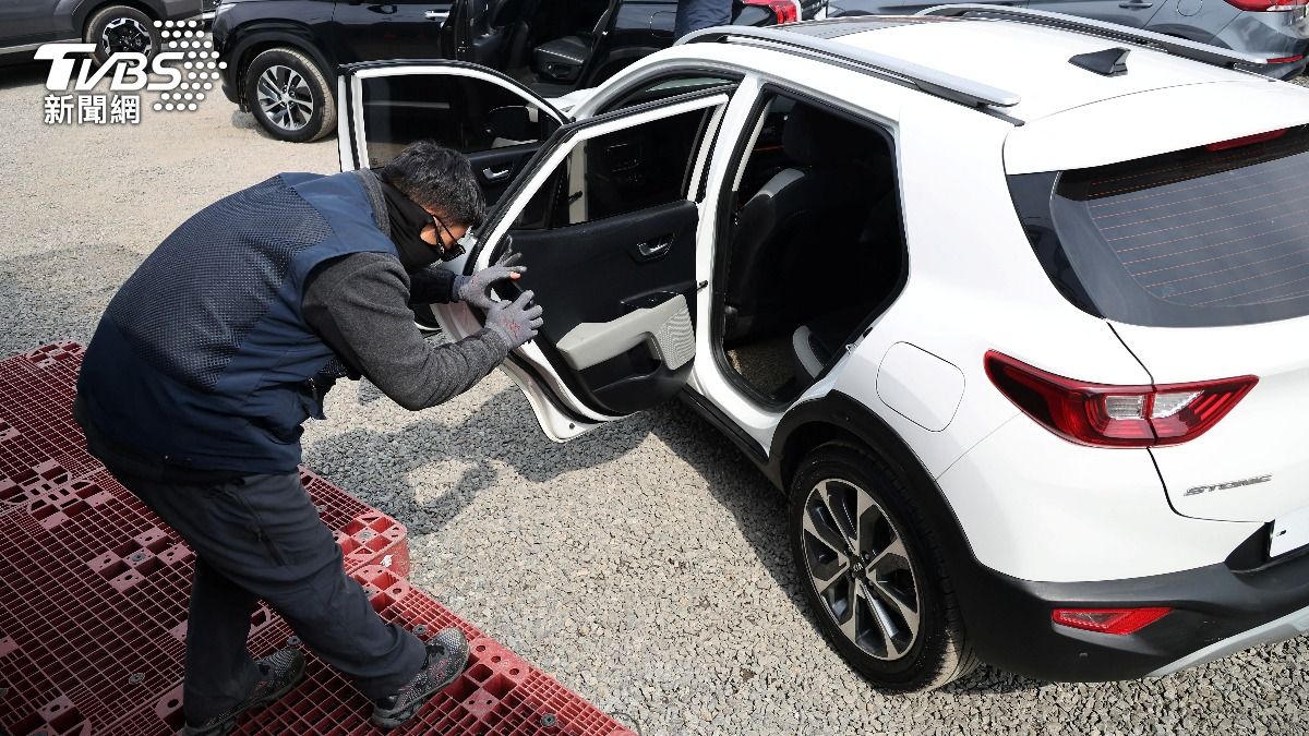 荷姆茲海峽持續被封鎖,意外衝擊日本二手車市場。(圖/達志影像路透社)