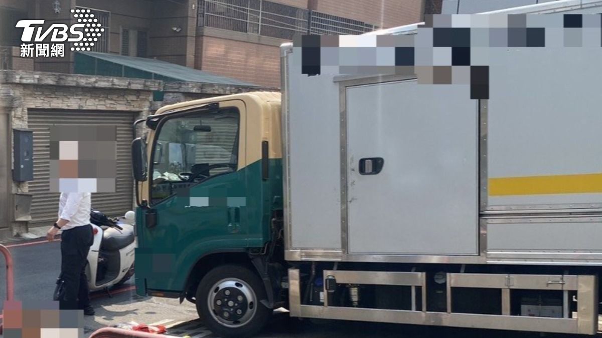 台中精明商圈墜樓!男6樓重摔砸貨車 物流司機險成「燒肉粽」