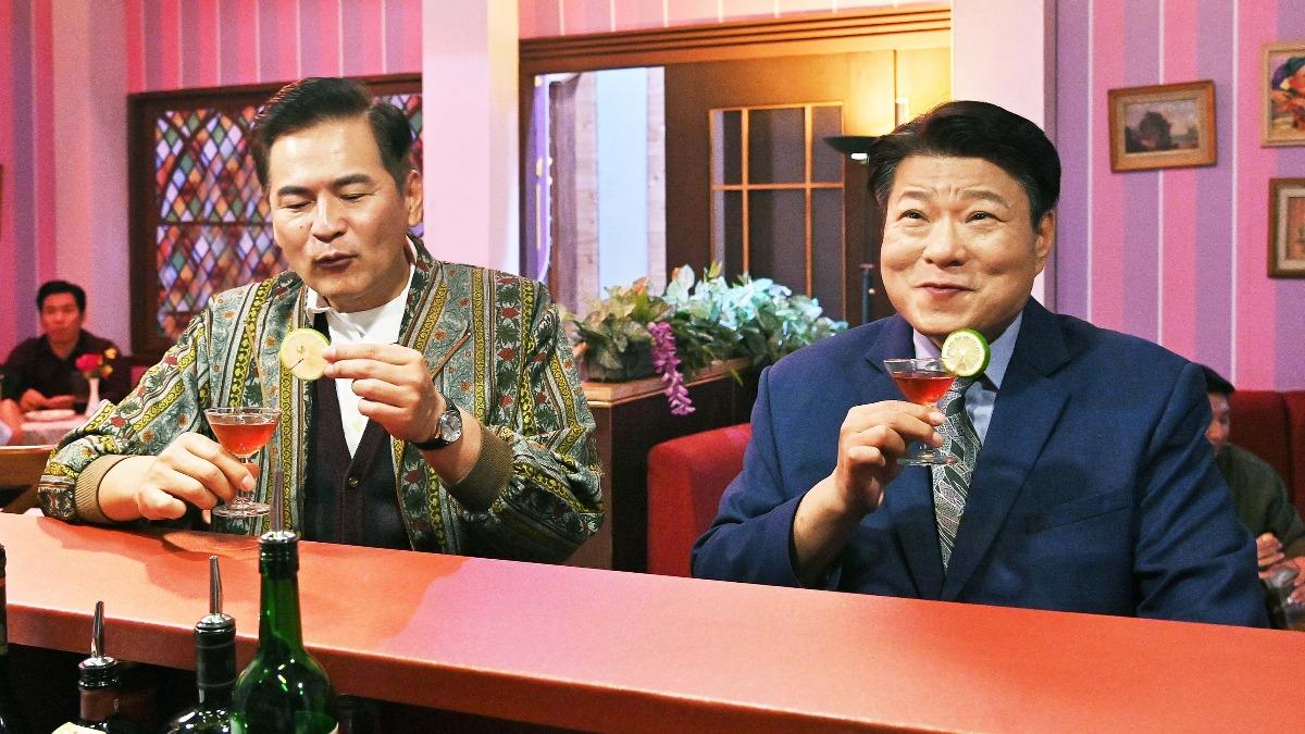 馬國賢（左）、陳文山兄弟檔跑去酒吧放風。（圖／台視提供）