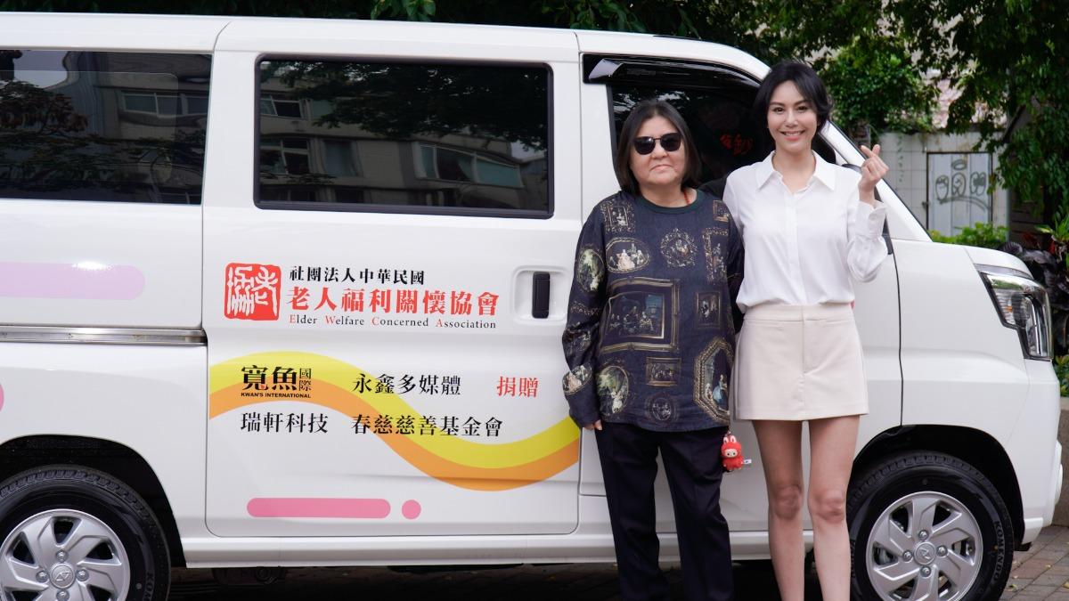 邱瓈寬、洪曉蕾開心暢談。(圖/寬魚國際提供)