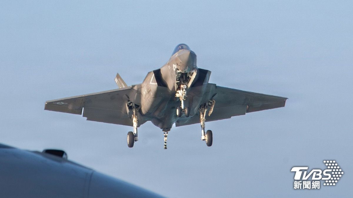 快訊/造價上億美元沒了! 美F-35隱形戰機內華達墜毀 飛行員彈跳逃生