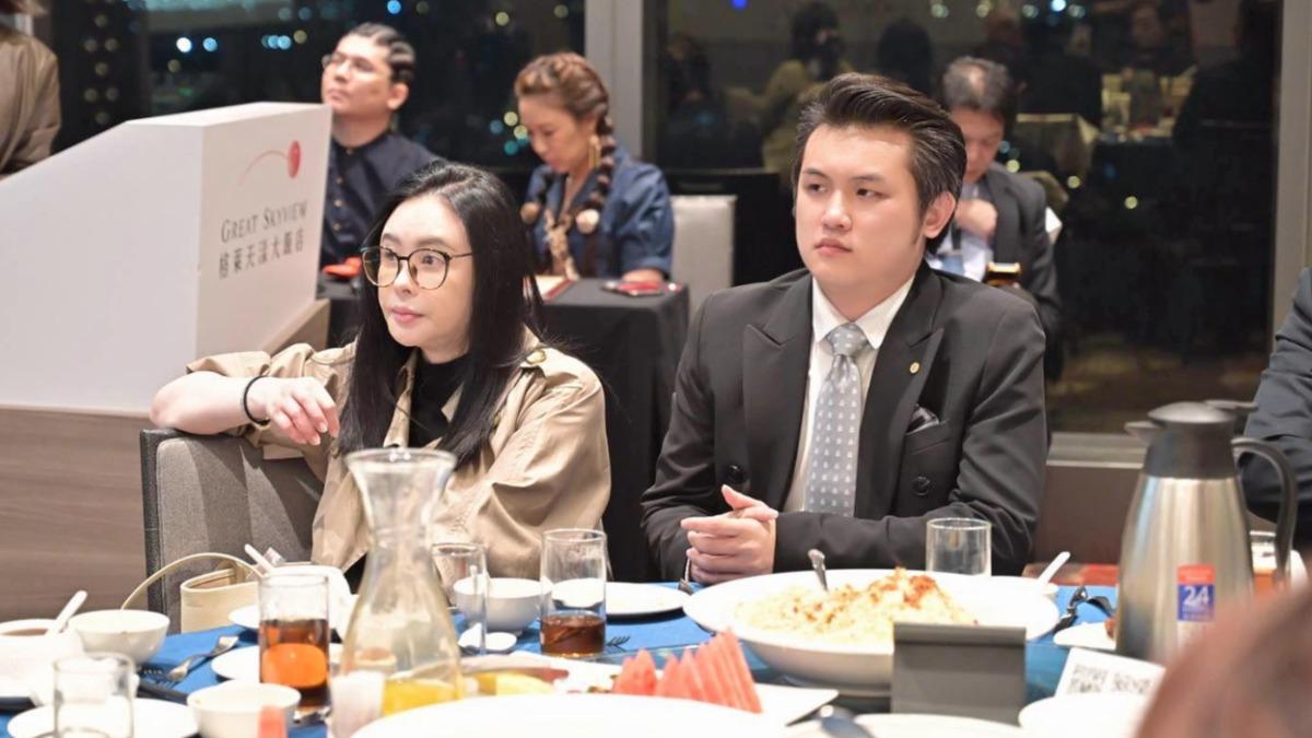 蕭淑慎(左)癌細胞轉移肝臟。(圖/梁軒安提供)
