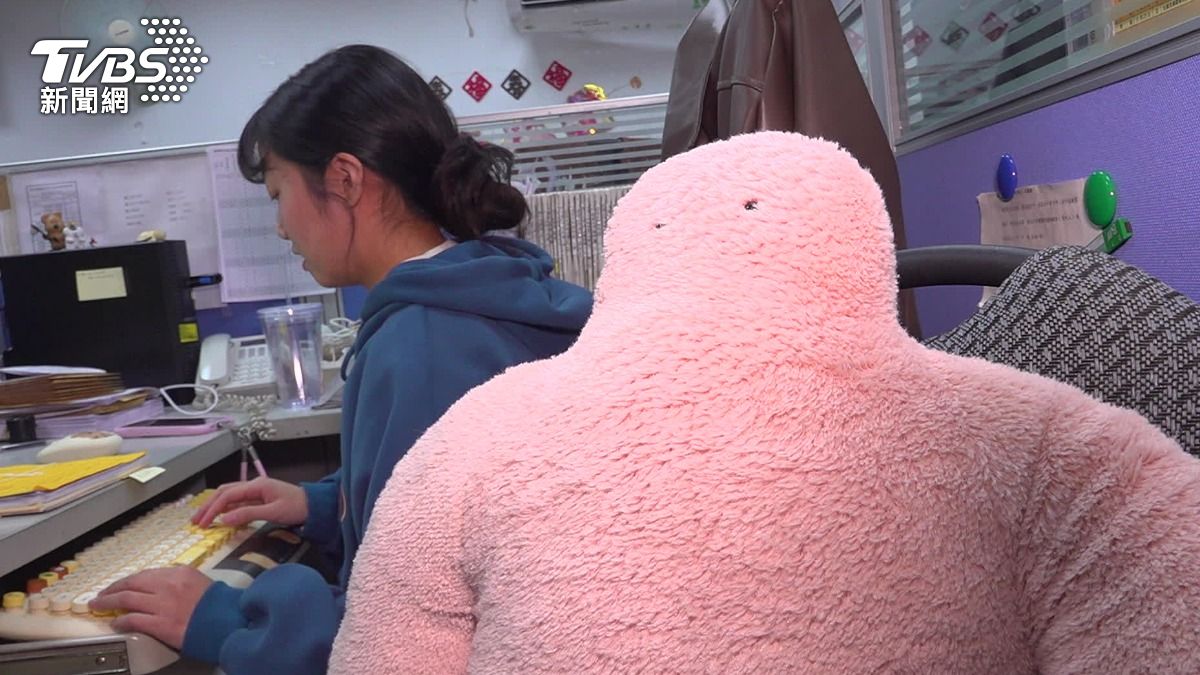 法庭上關鍵基層人員,書記官工作壓力大。(圖/TVBS)