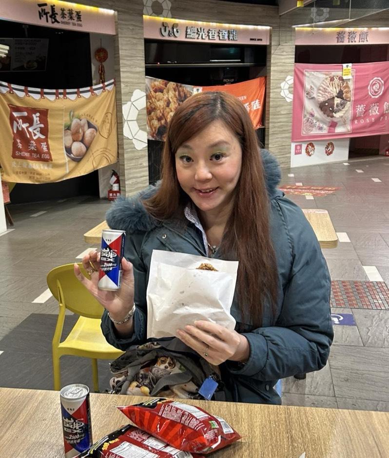 范瑋琪被指容貌神似法拉利姐張婷婷。(圖/翻攝自張婷婷(法拉利姐)臉書)