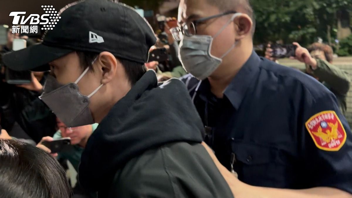 王子邱勝翊50萬元交保。（圖／TVBS）