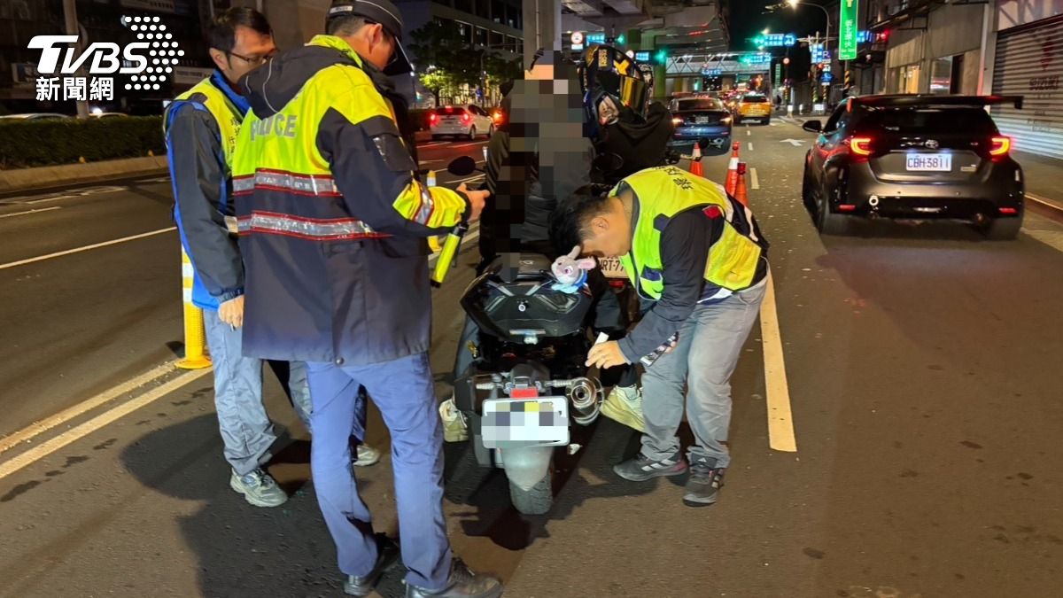 上百台改裝車深夜橫行新北 遭攔查開單罰鍰飆破20萬