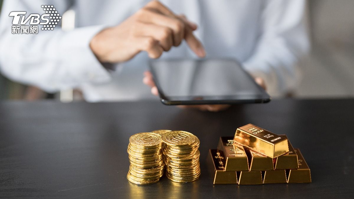 國際黃金價格吸引投資者關注。(示意圖/達志影像shutterstock)