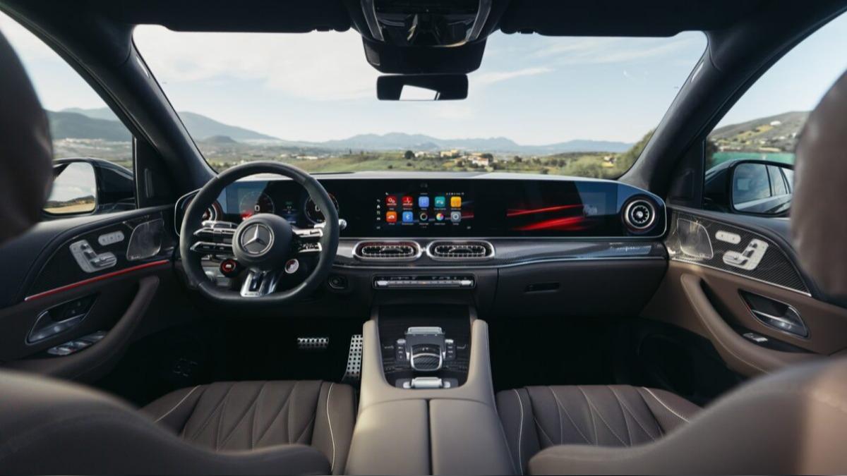 Mercedes-Benz GLE數位座艙全面革新，MB.OS與MBUX Superscreen打造AI智慧核心。（圖／Mercedes-Benz提供）
