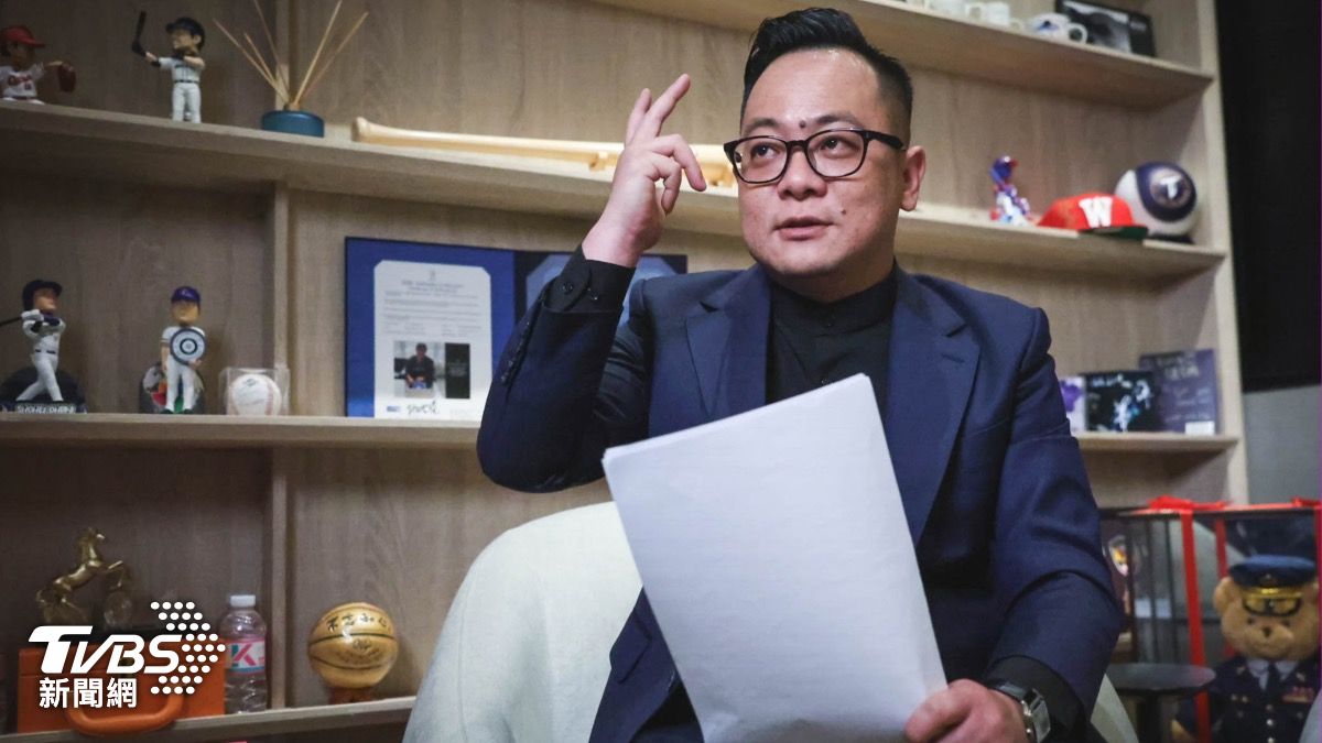 童子瑋先前接受《TVBS新聞網》專訪，從市政到政治攻防皆侃侃而談。（圖／華子琛攝）