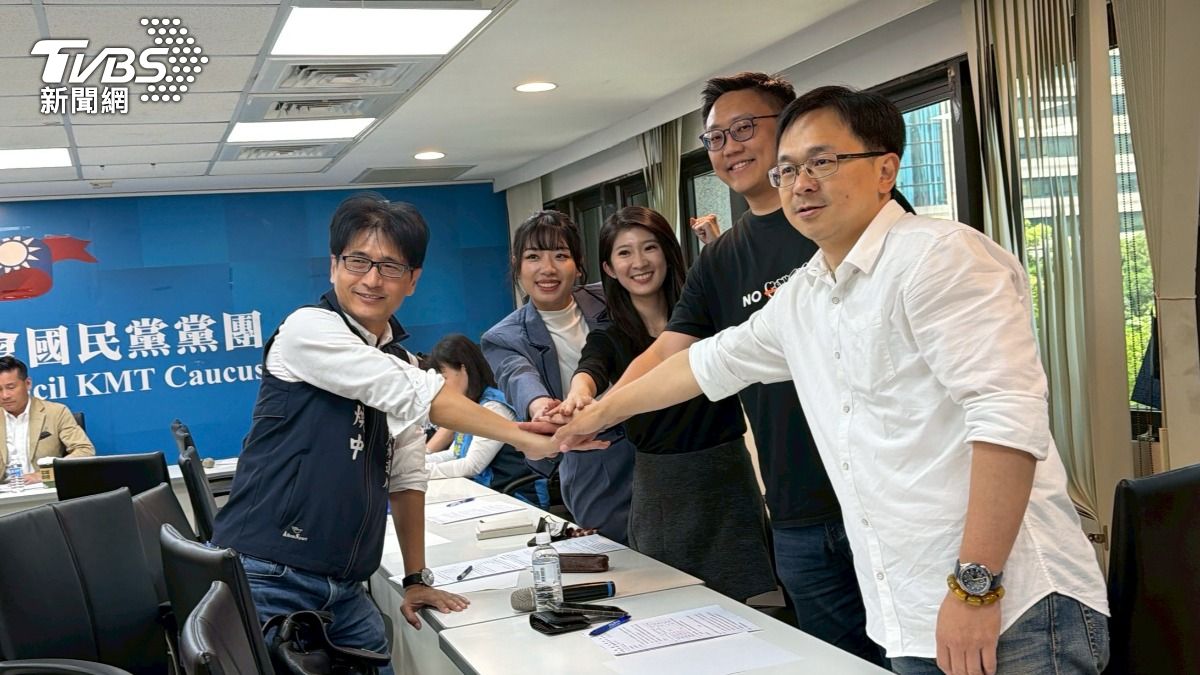 國民黨台北市松信區議員競爭激烈，許原榮、滿志剛、李明璇、楊智伃、李煥中（右至左）5人搶2席。（圖／陳怡潔攝）