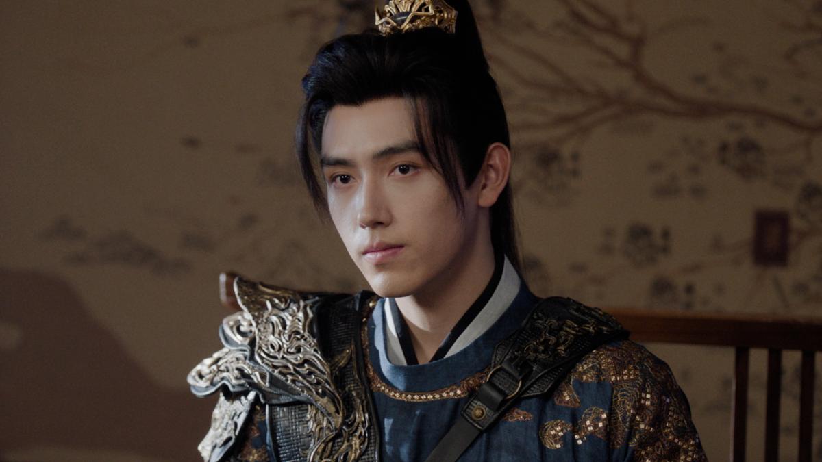 《白日提燈》陳飛宇擁有絕世靈劍勾起迪麗熱巴興趣。(圖/Disney+提供)