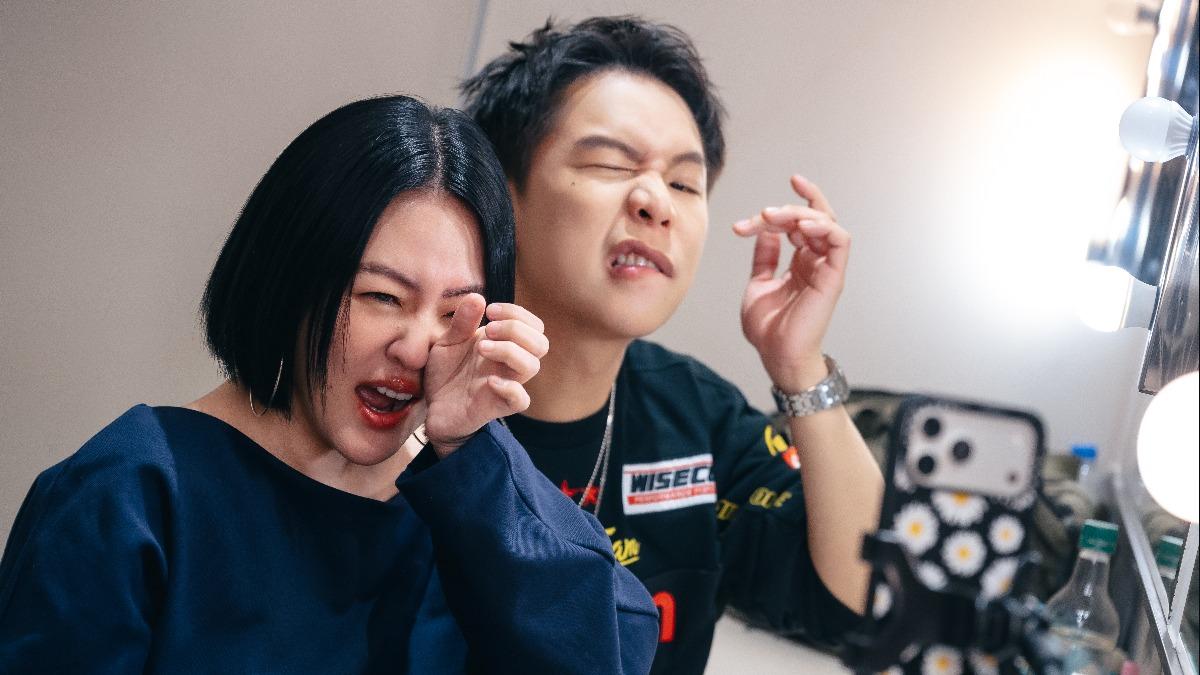 小S和派翠克模仿GD。(圖/小姐不熙娣提供)