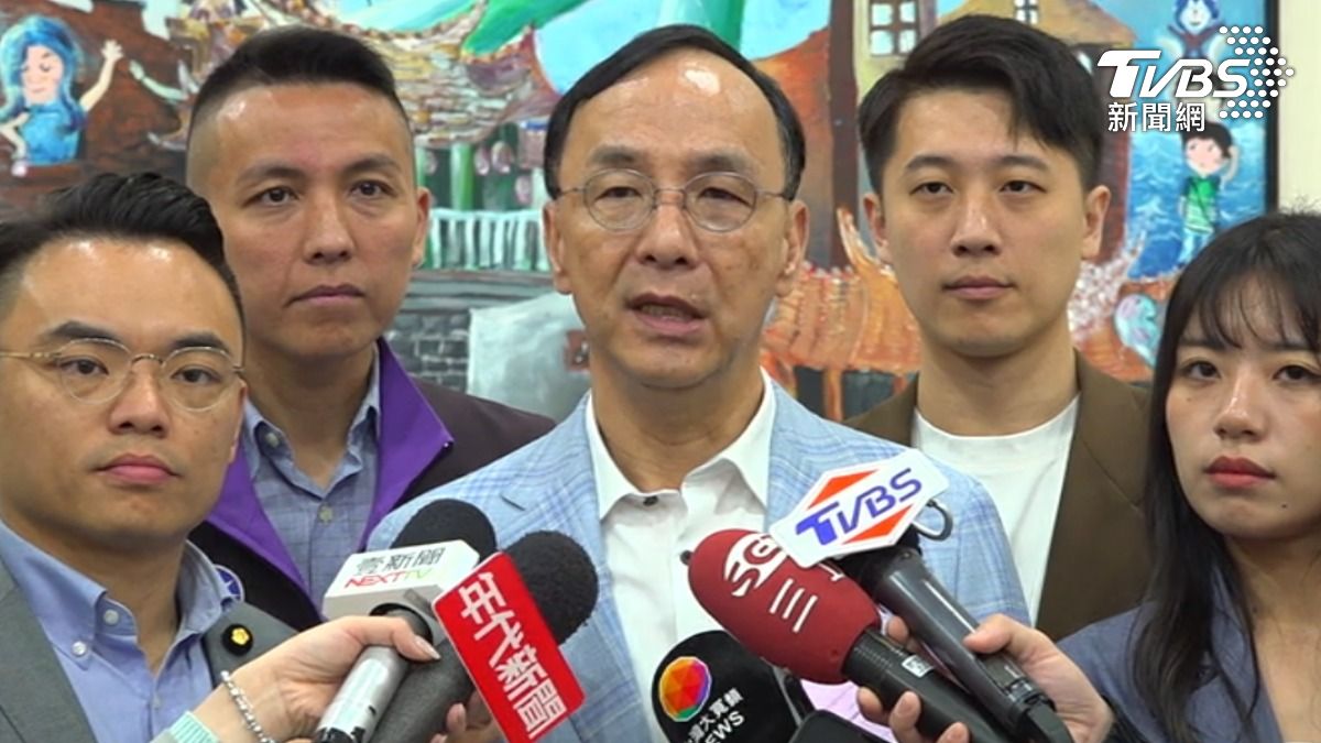 國民黨主席鄭麗文將訪陸,前主席朱立倫表達祝福,認為兩岸透過對話交流是好事。(圖/TVBS)