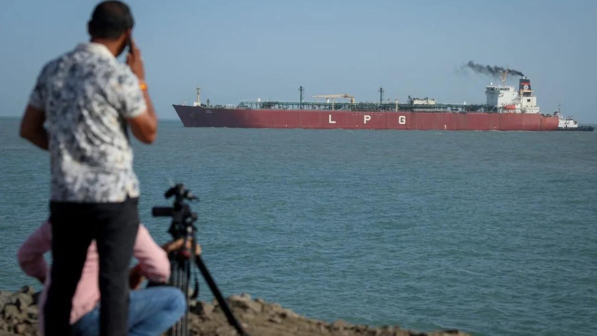 荷姆茲海峽橫跨伊朗和阿曼的領海、被視為國際航道。(圖/翻攝自X@TheBelaaz)